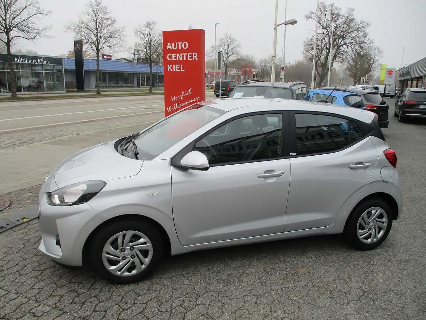 Hyundai i10 Select, Klima, Sitz & Lenkradheizung Argent - 2