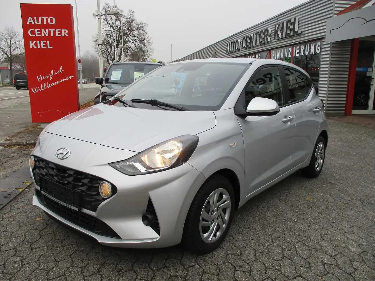 Hyundai i10 Select, Klima, Sitz & Lenkradheizung Argent - 1