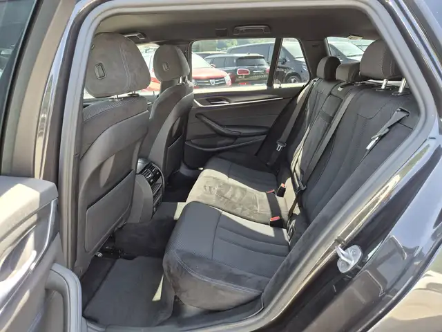 BMW 5 Series view 7