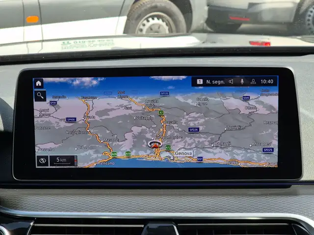 BMW 5 Series view 11