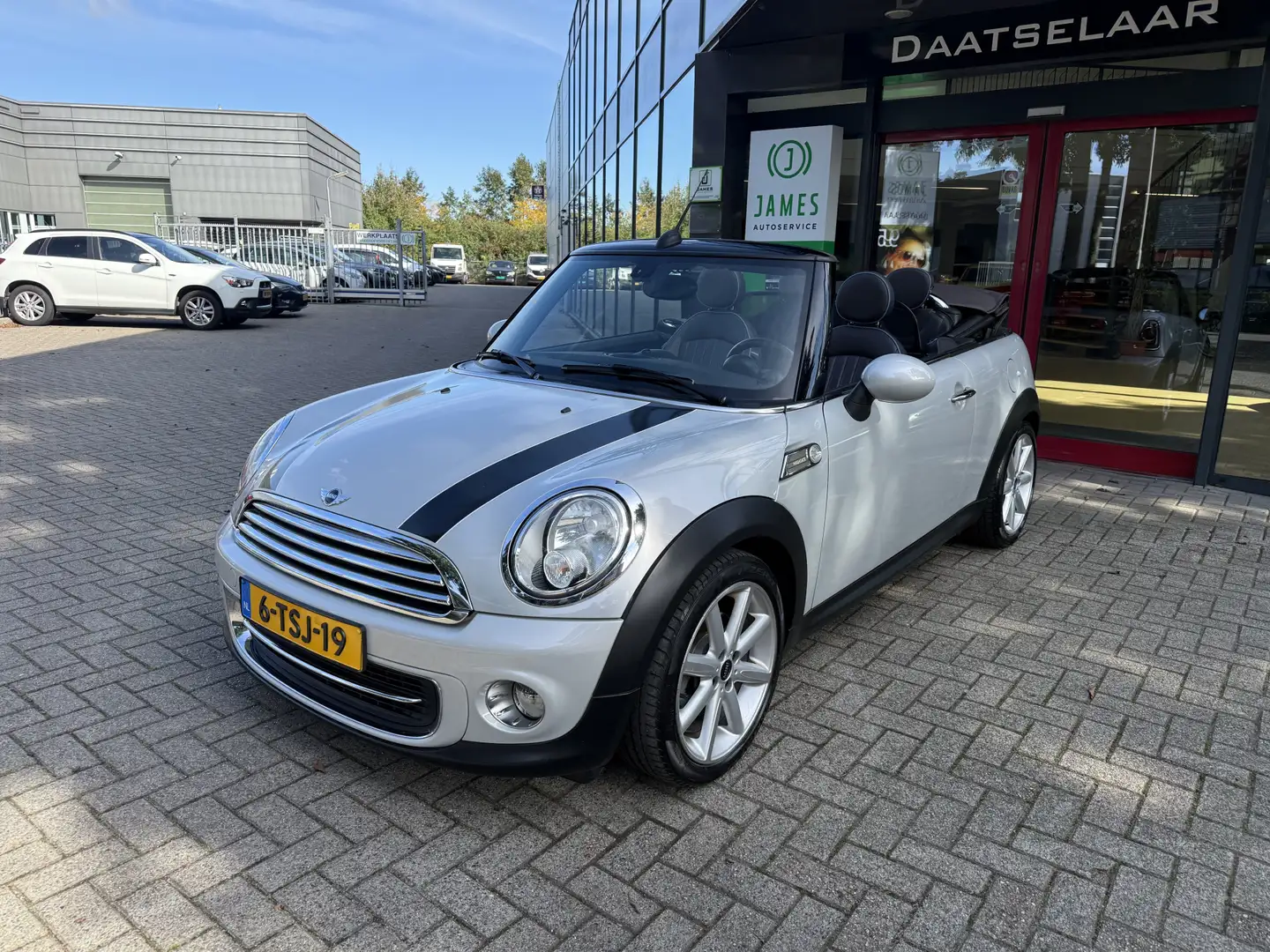 MINI Cooper Cabrio Mini 1.6 Highgate Cabrio Leer Navigtie Wit - 2