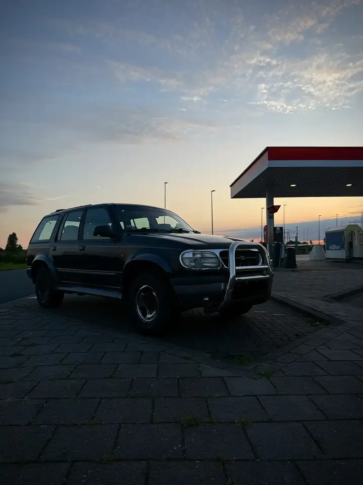 Ford Explorer XLT, foto 3