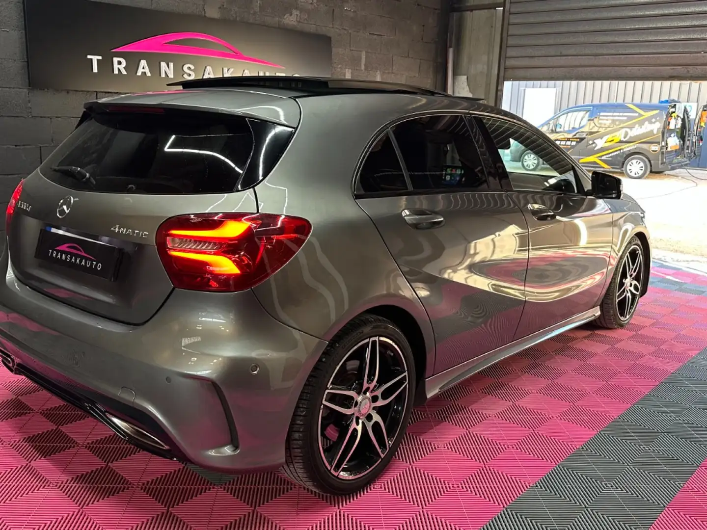 Mercedes-Benz A 200 Classe A 200 d 7G-DCT 4-Matic Fascination Grau - 2