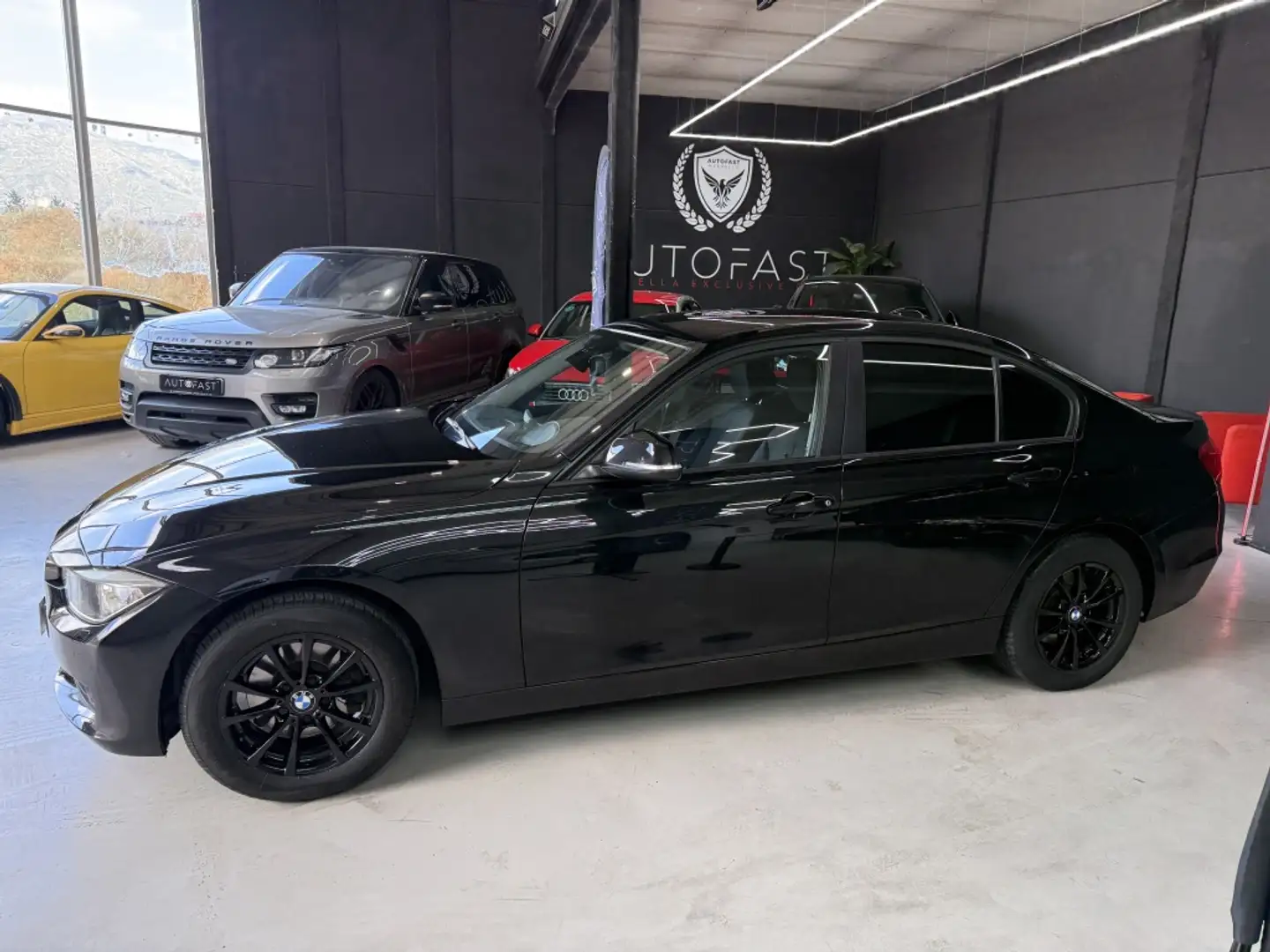BMW 320 320d Luxury Noir - 2