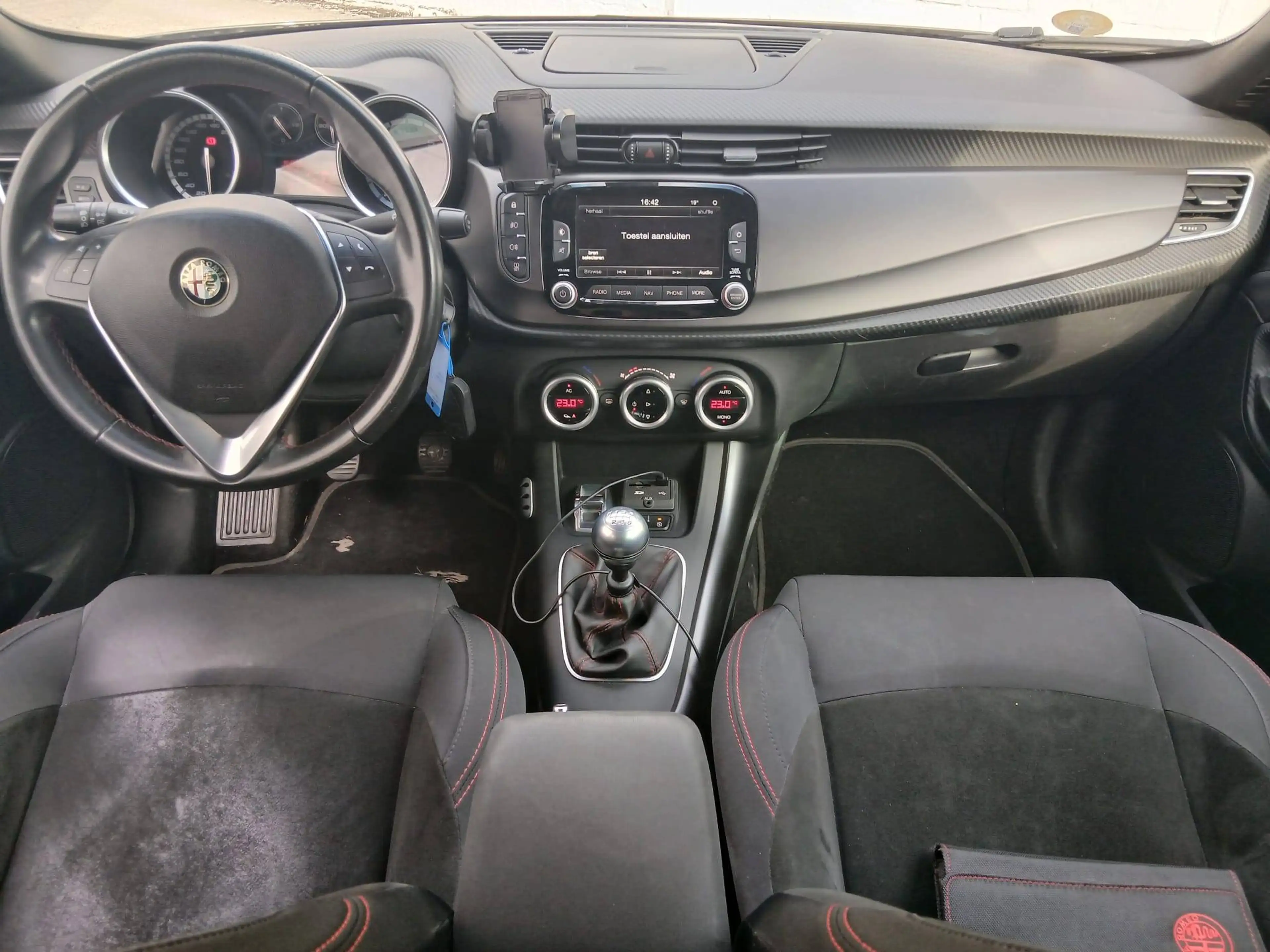 Alfa Romeo Giulietta Giulietta 1.6 JTDm Sprint * 1er PROPRIETAIRE * DISTRIBUTION FAITE * AIRCO * CAPT AR * 158X60 Mois — photo 7