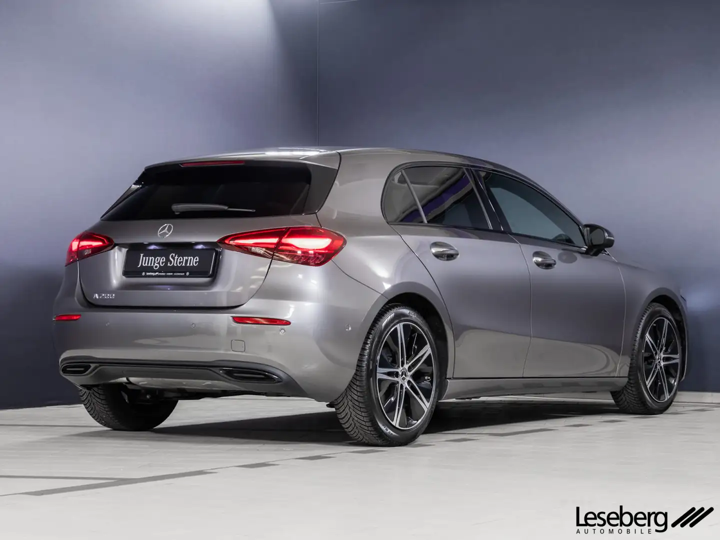 Mercedes-Benz A 200 A 200 Progressive Night/Navi/LED/Distron./Kamera Grau - 2