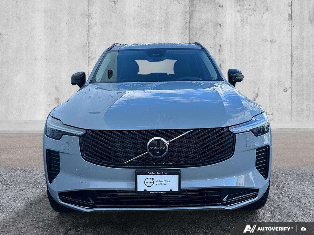 2026 Volvo XC90 T8 AWD Ultra Dark Theme 7-Seater alt 2