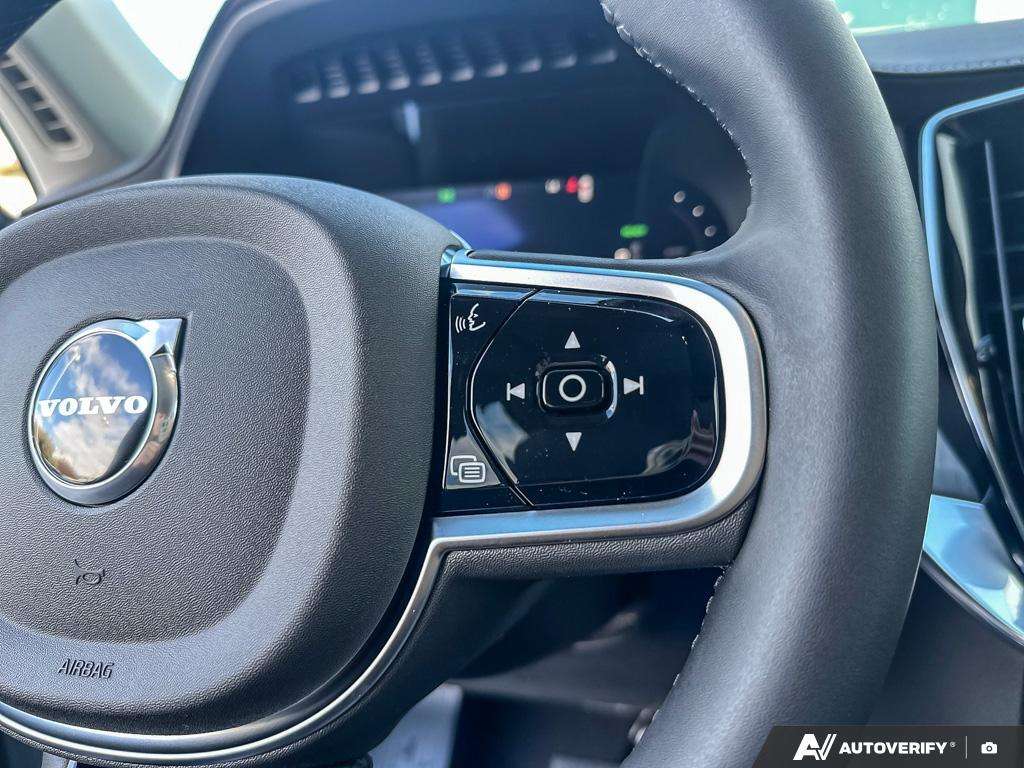 2026 Volvo XC90 T8 AWD Ultra Dark Theme 7-Seater thumb 16