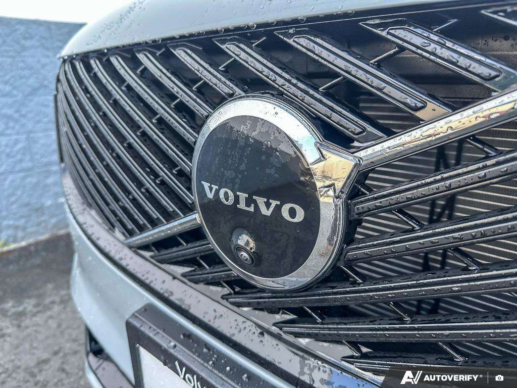 2026 Volvo XC90 T8 AWD Ultra Dark Theme 7-Seater thumb 9