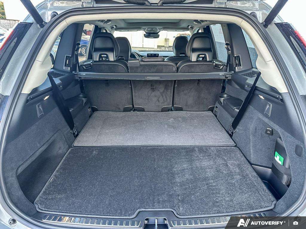 2026 Volvo XC90 T8 AWD Ultra Dark Theme 7-Seater thumb 12