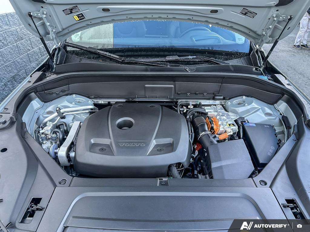 2026 Volvo XC90 T8 AWD Ultra Dark Theme 7-Seater thumb 10