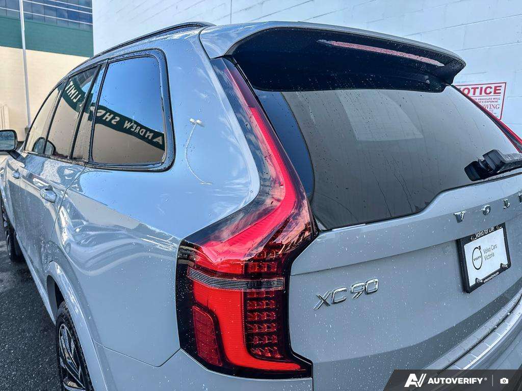 2026 Volvo XC90 T8 AWD Ultra Dark Theme 7-Seater thumb 11