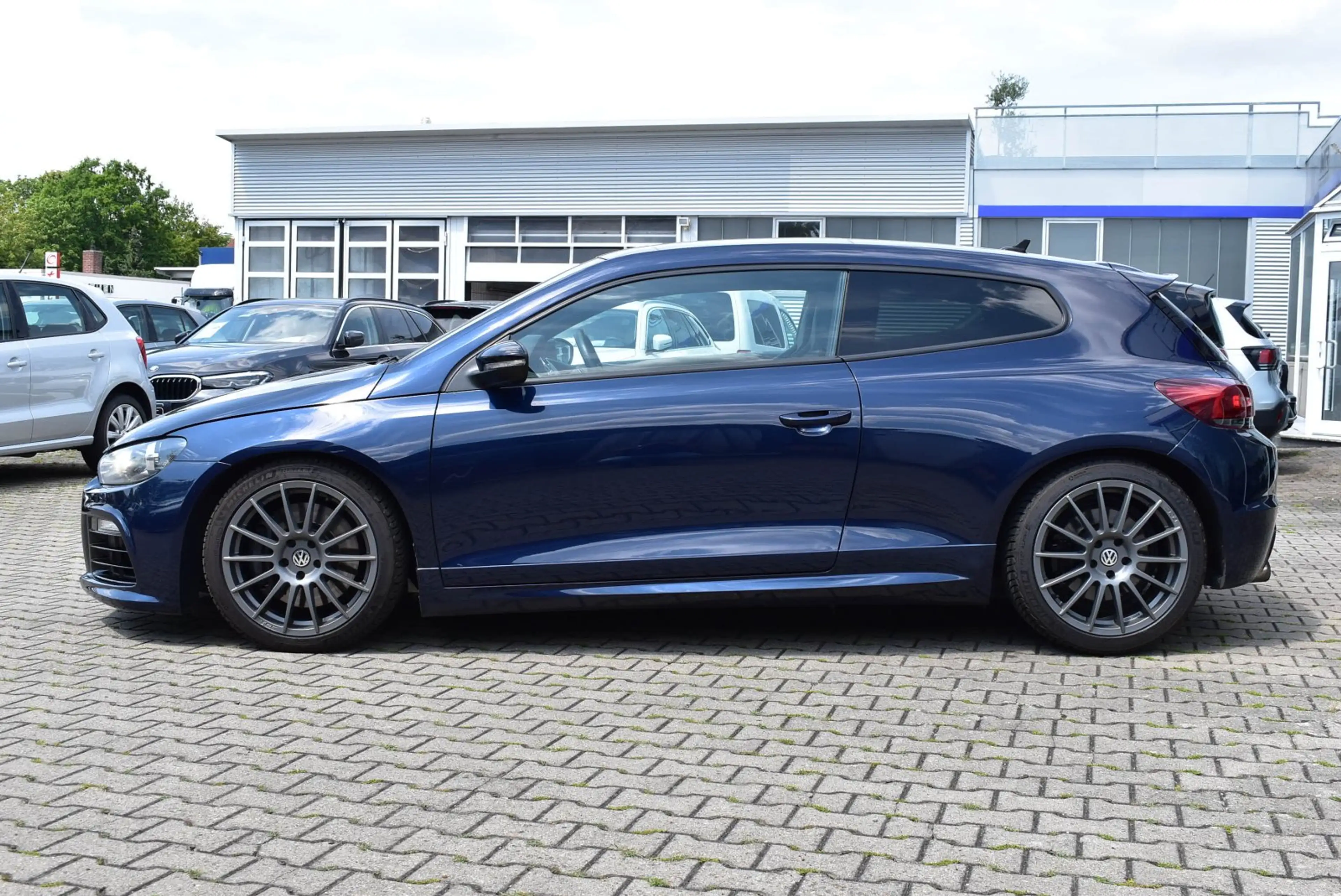 Volkswagen Scirocco 2.0 TSI R DSG Schalensitze Panodach Navi — photo 3