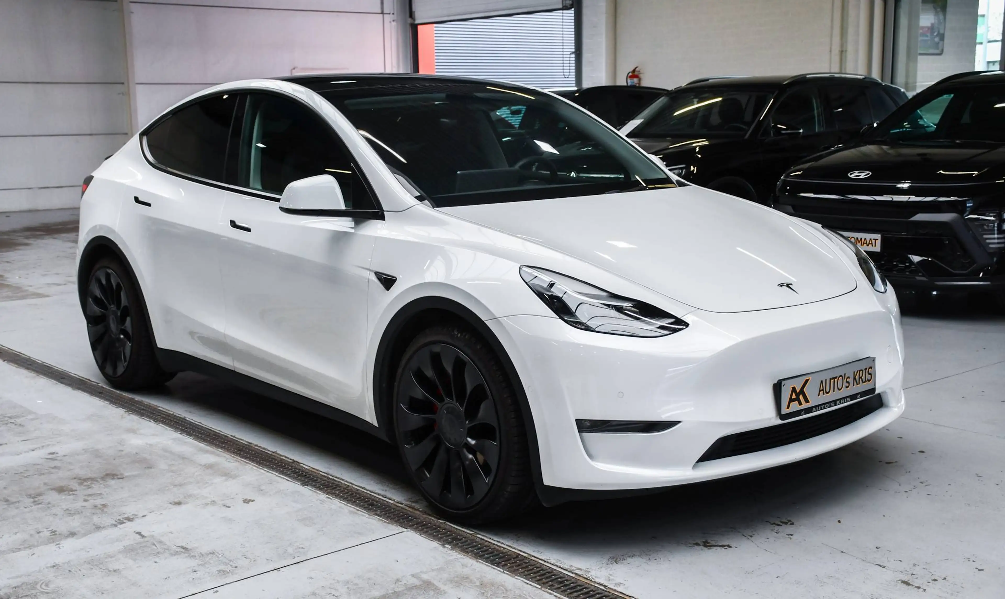 Tesla Model Y Model Y 72.5 kWh Dual Motor Performance (393 kW) - LEDER / PANORAMISCH DAK / NAVIGATIE / CAMERA / BLIS — photo 2