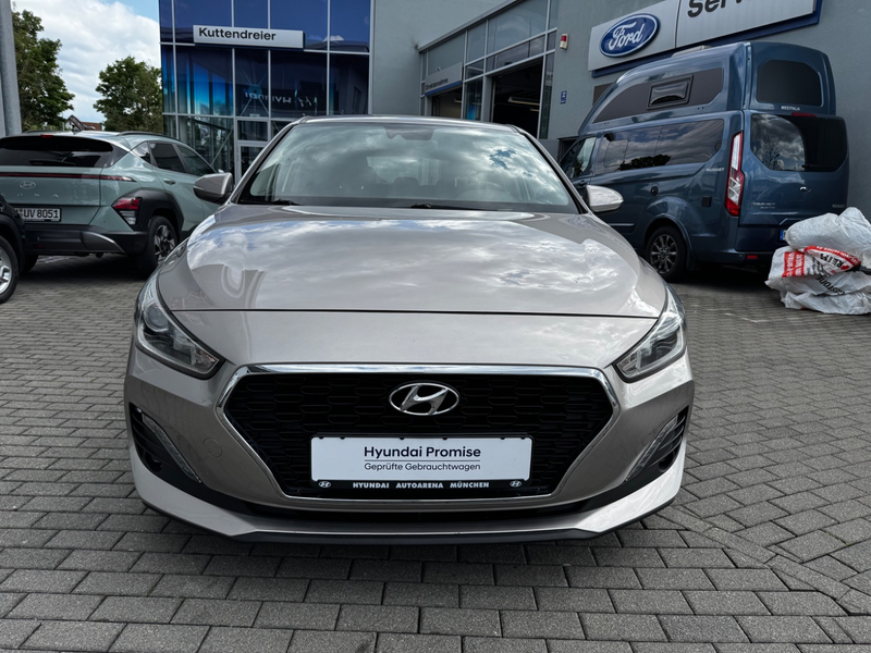 Hyundai i30 1.4 Select DynLicht Fernlichtass. PDC SpurH — photo 3