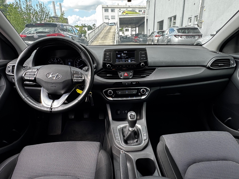 Hyundai i30 1.4 Select DynLicht Fernlichtass. PDC SpurH — photo 15