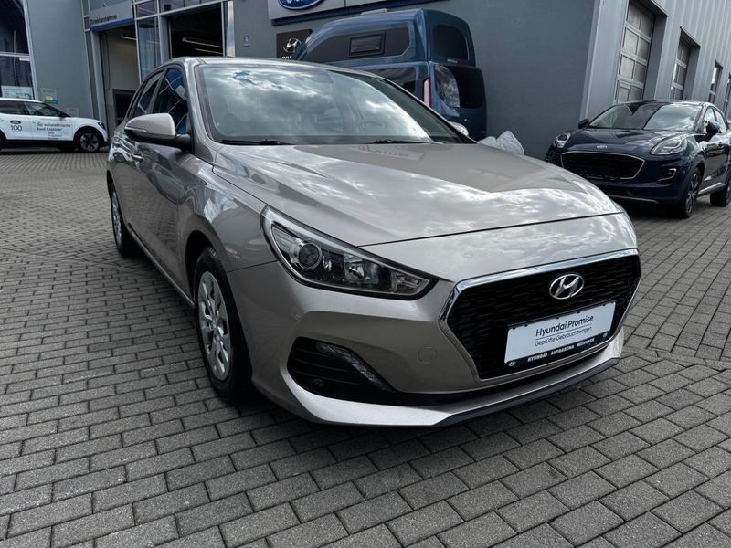 Hyundai i30 1.4 Select DynLicht Fernlichtass. PDC SpurH — photo 2