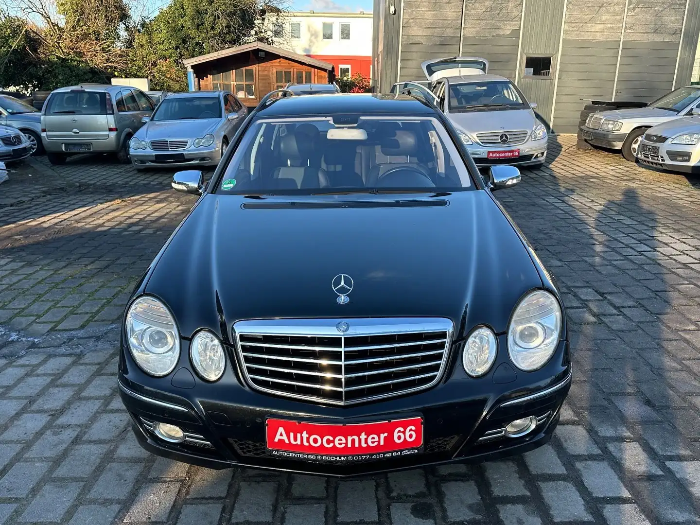 Mercedes-Benz E 200 T K Aut Avantgarde*LEDER*MEMORY*COMAND Schwarz - 2