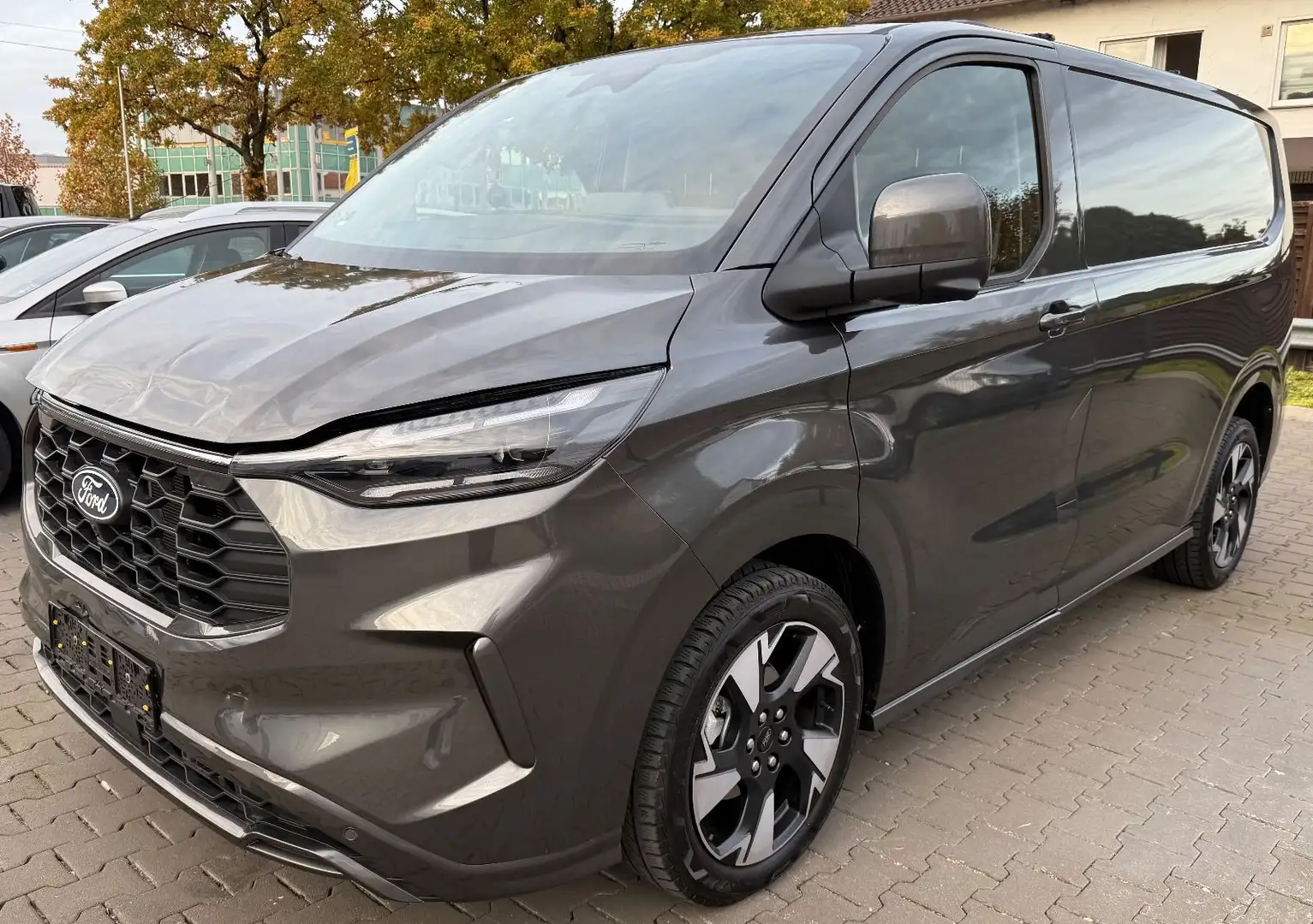 Ford Transit Custom Kasten 320 L1 Limited AWD LED,ACC Grau - 2