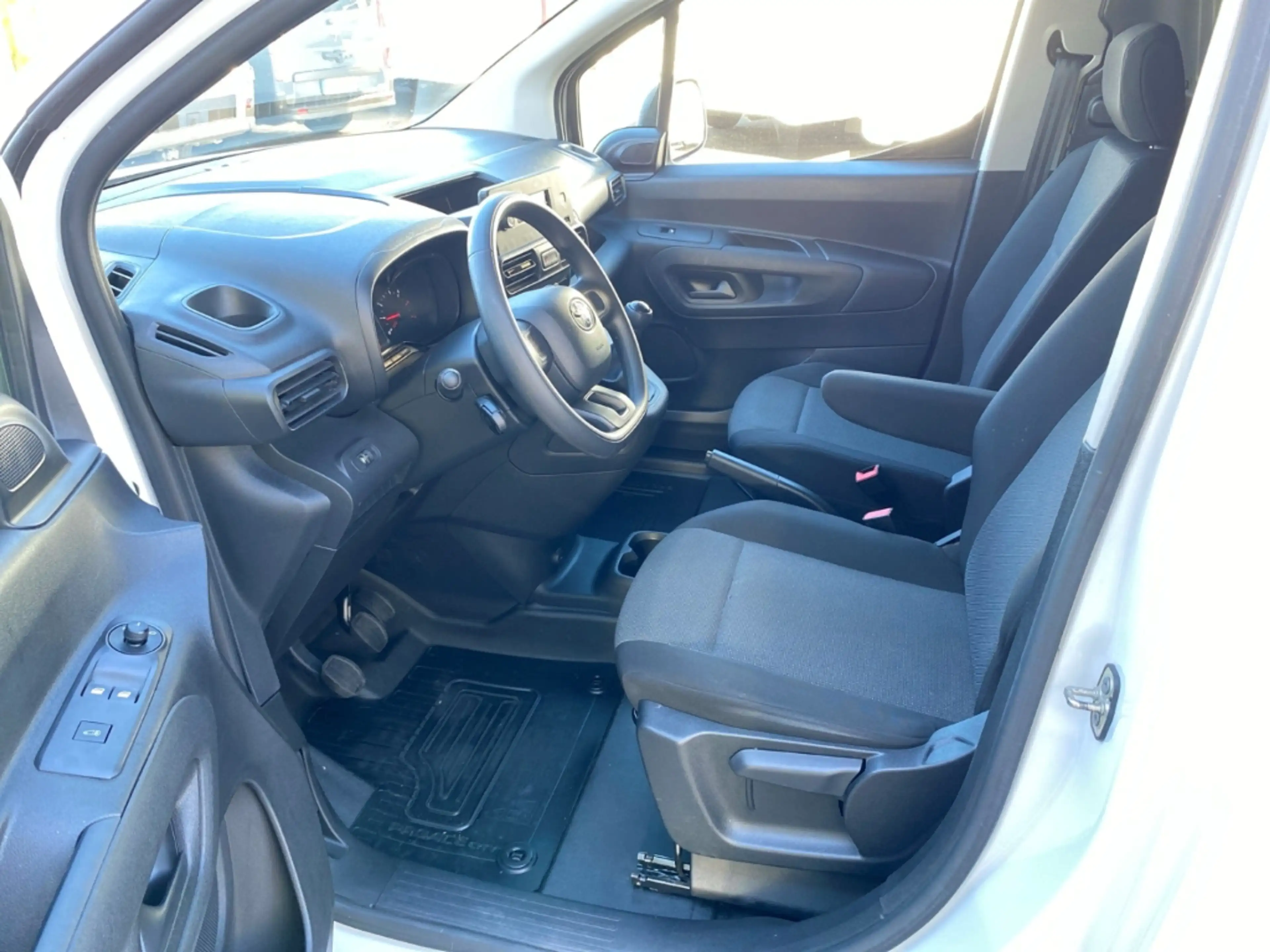 Toyota Proace City DUTY L1 1.5D AHK+KLIMA+BLUETOOTH+USB — photo 9