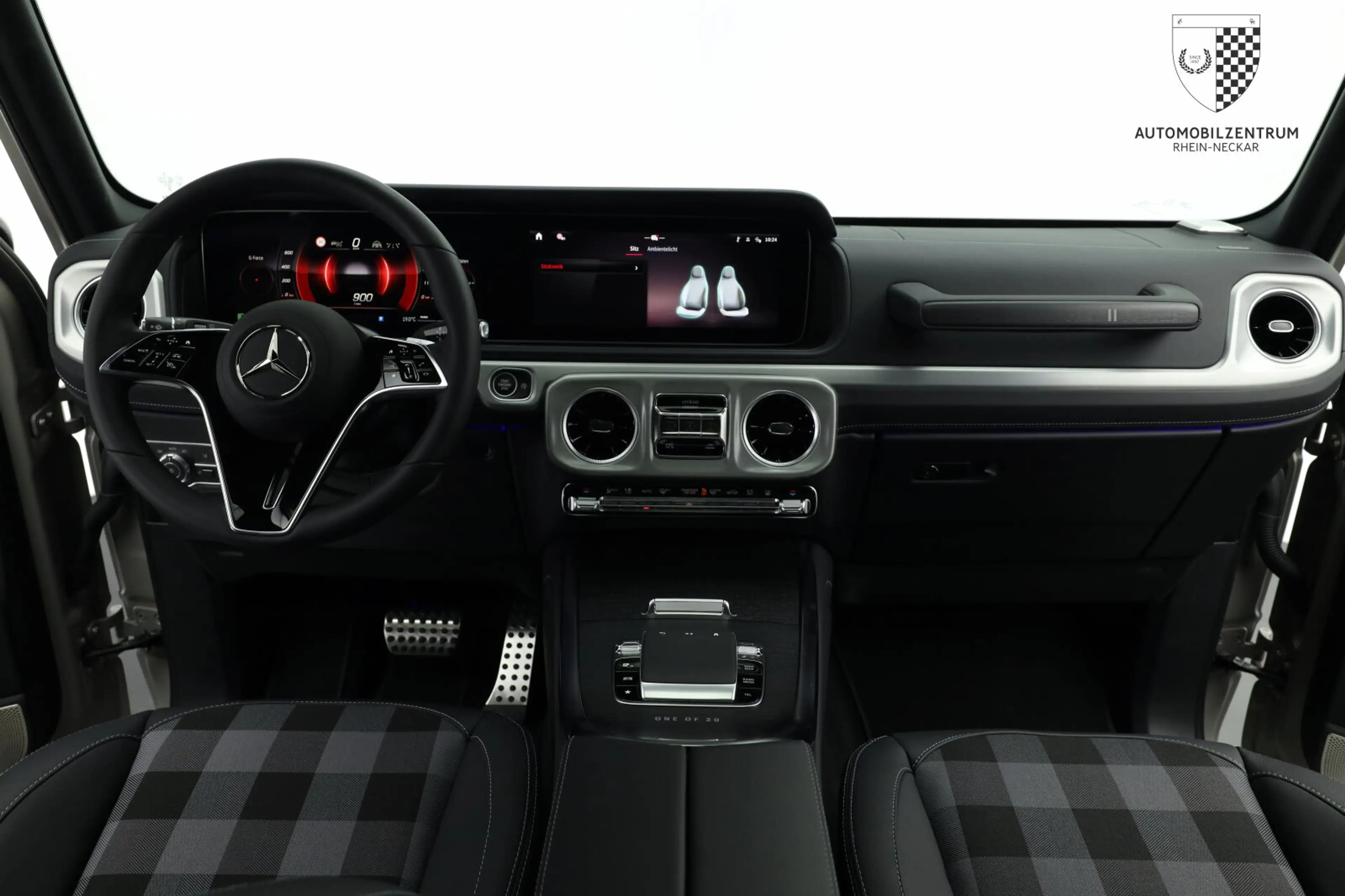 Mercedes-Benz G 500 G 500 Moncler 1 of 20 TwoTone/Past2Future Pro — photo 15