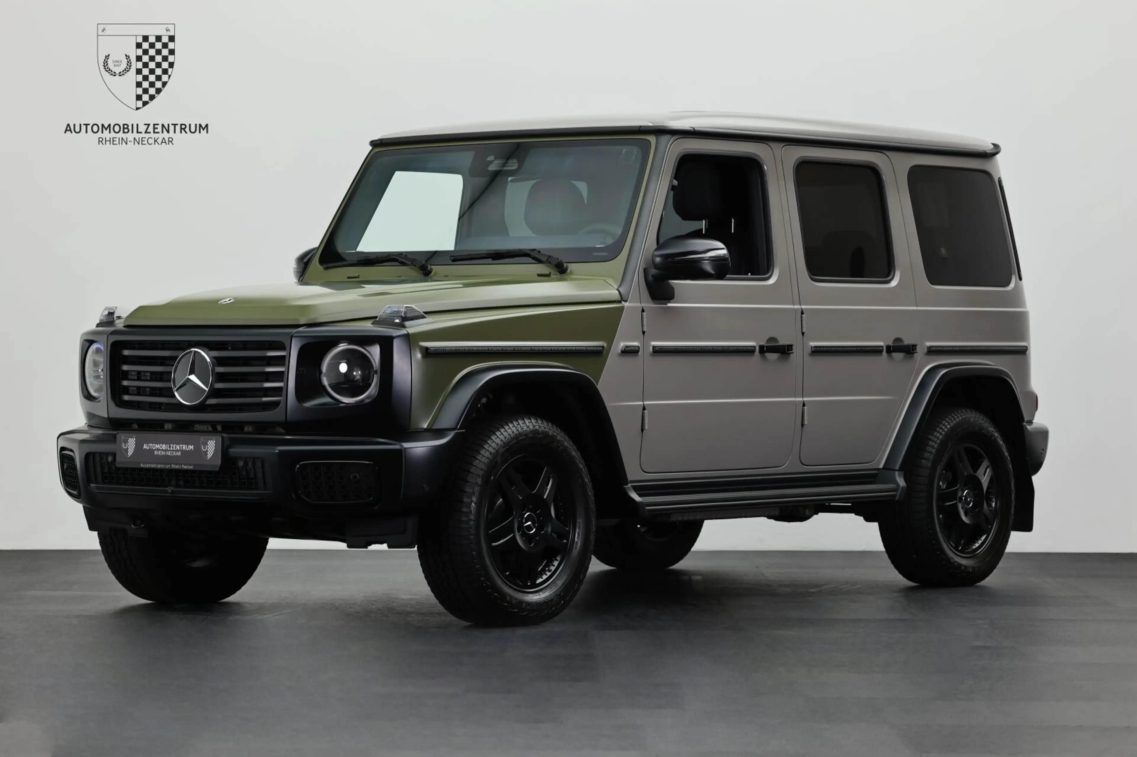 Mercedes-Benz G 500 G 500 Moncler 1 of 20 TwoTone/Past2Future Pro — photo 4