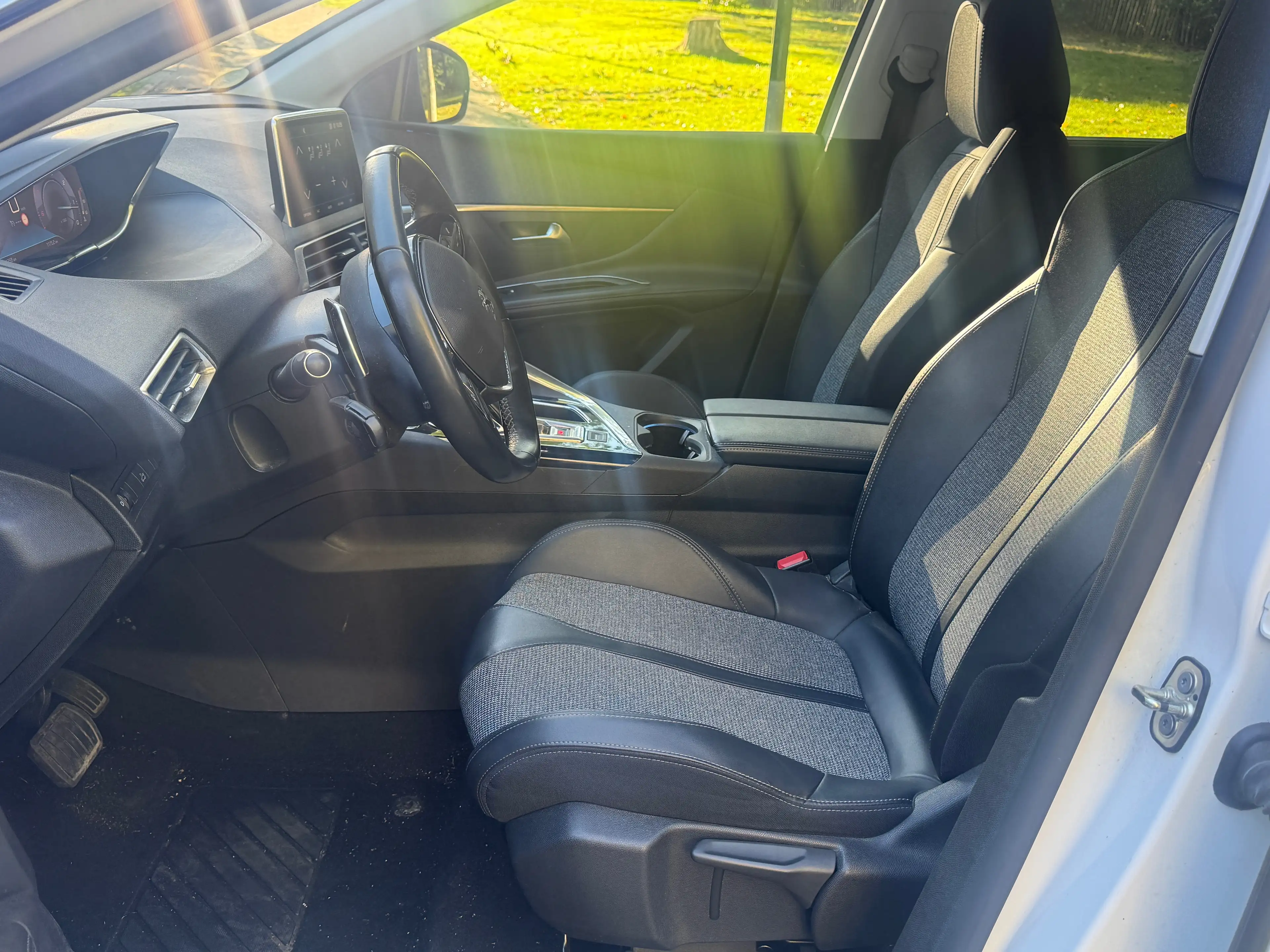 Peugeot 5008 5008 1.5 BlueHDi Active Pack — photo 9