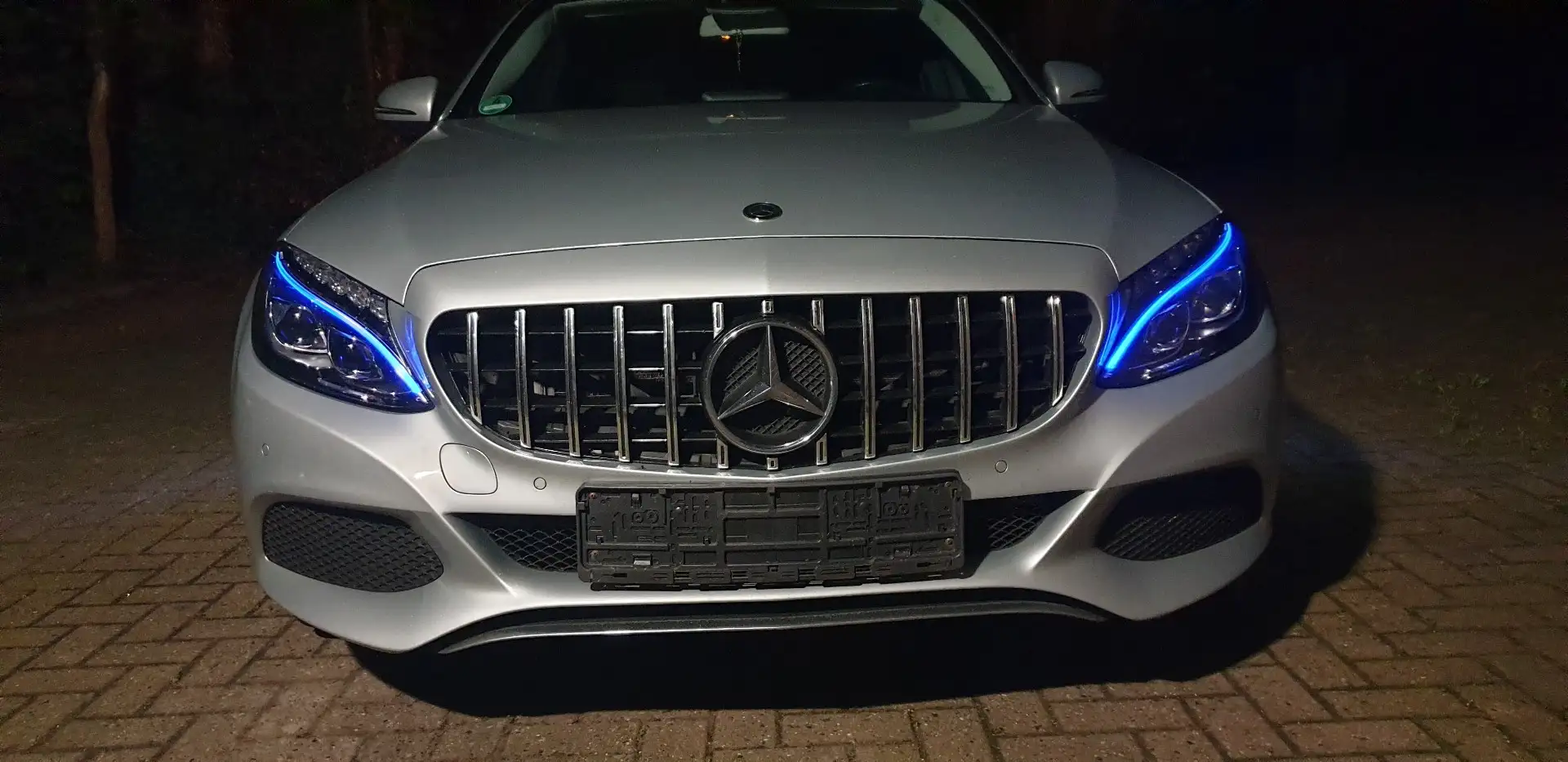 Mercedes-Benz C 250 d 4Matic T 9G-TRONIC Exclusive Silber - 2