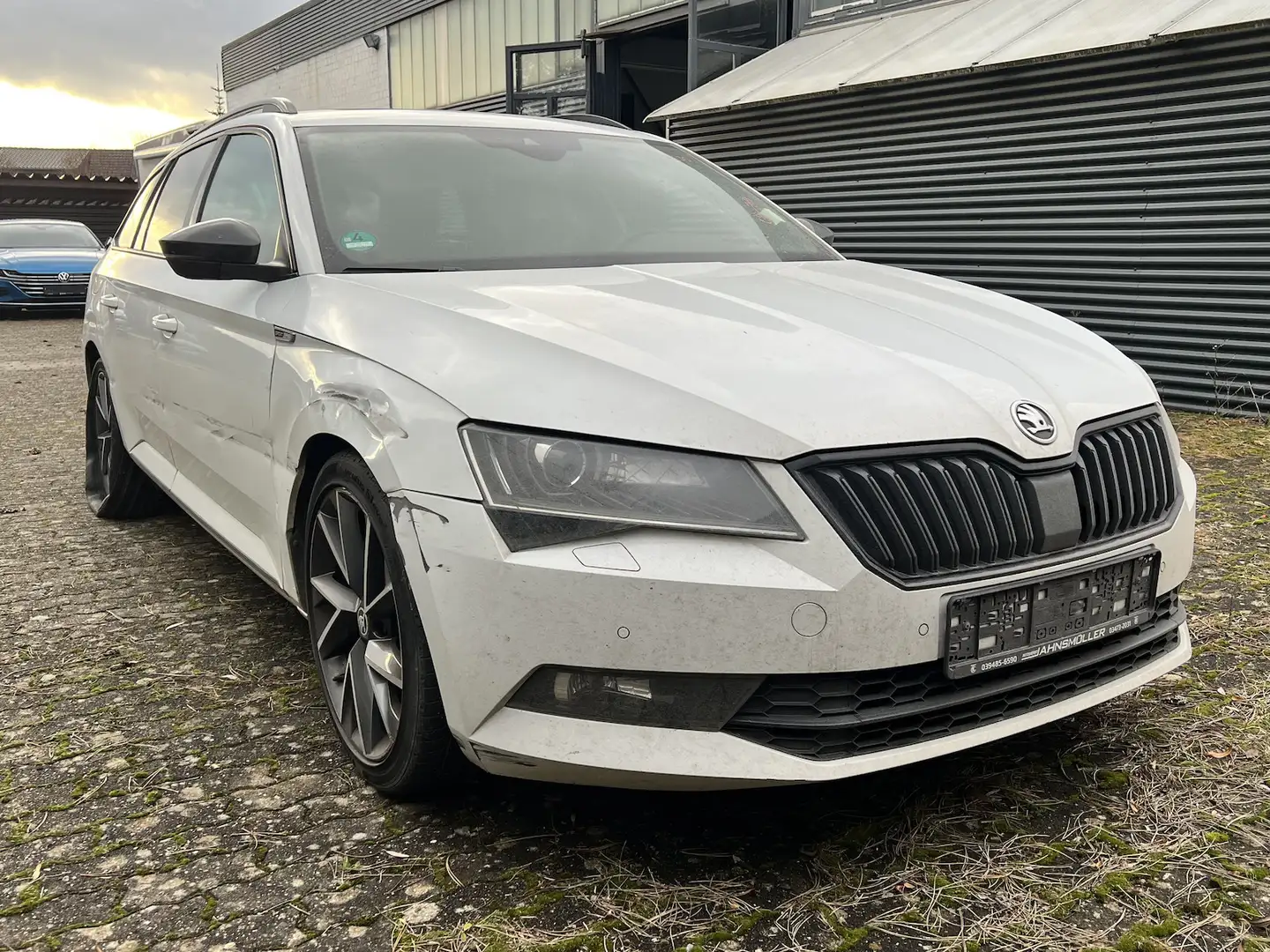 Skoda Superb 2.0 TDI Sportline*DSG*STAND-HZG*PANO*AHK* Blanc - 1