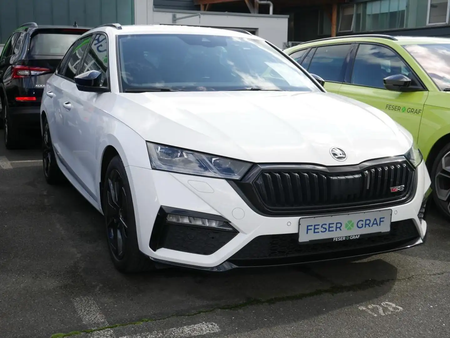 Skoda Octavia Combi RS 2.0 TSI DSG LED AHK NAVI SHZ Weiß - 2