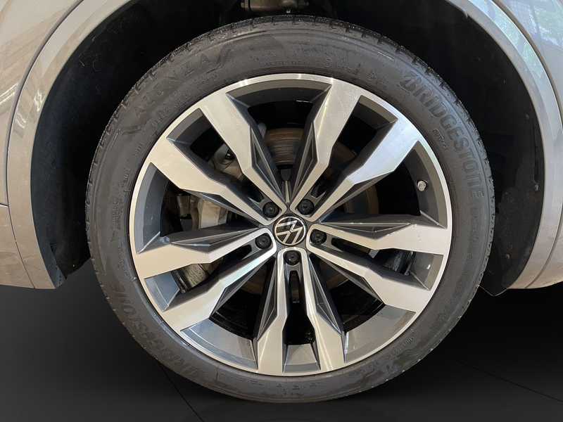 Volkswagen Touareg 3.0 TSI 4M R-Line Luft AHK Pano LM 21" L — photo 13