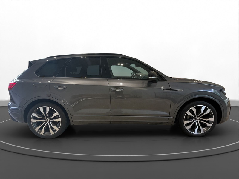 Volkswagen Touareg 3.0 TSI 4M R-Line Luft AHK Pano LM 21" L — photo 5