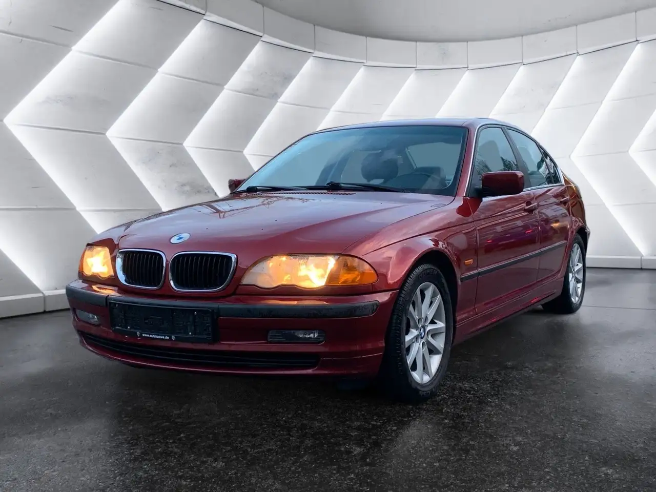 BMW 320i, foto 1