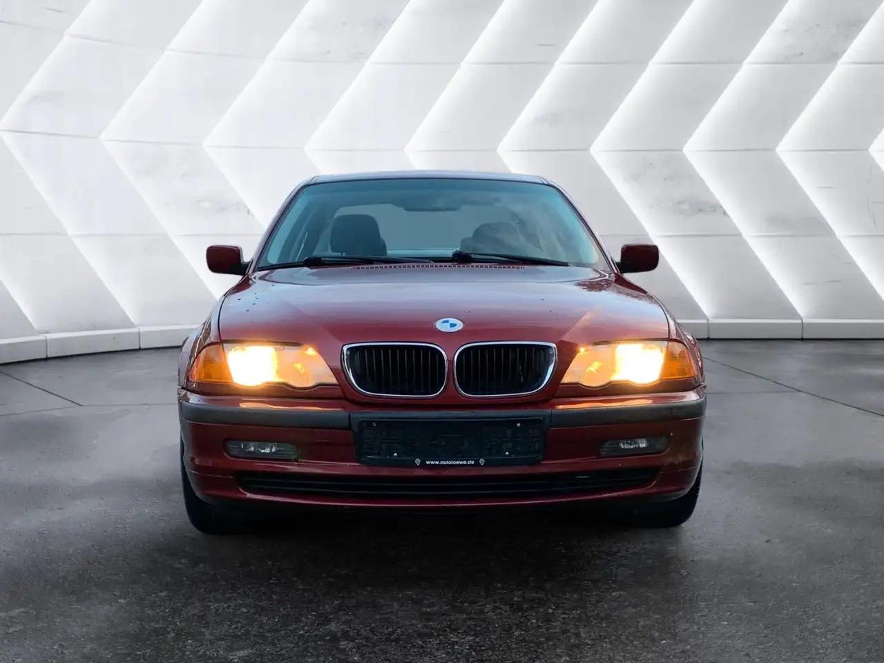 BMW 320i, foto 8