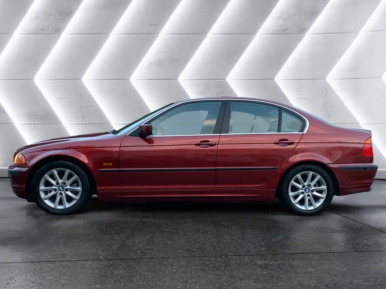 BMW 320i, foto 2