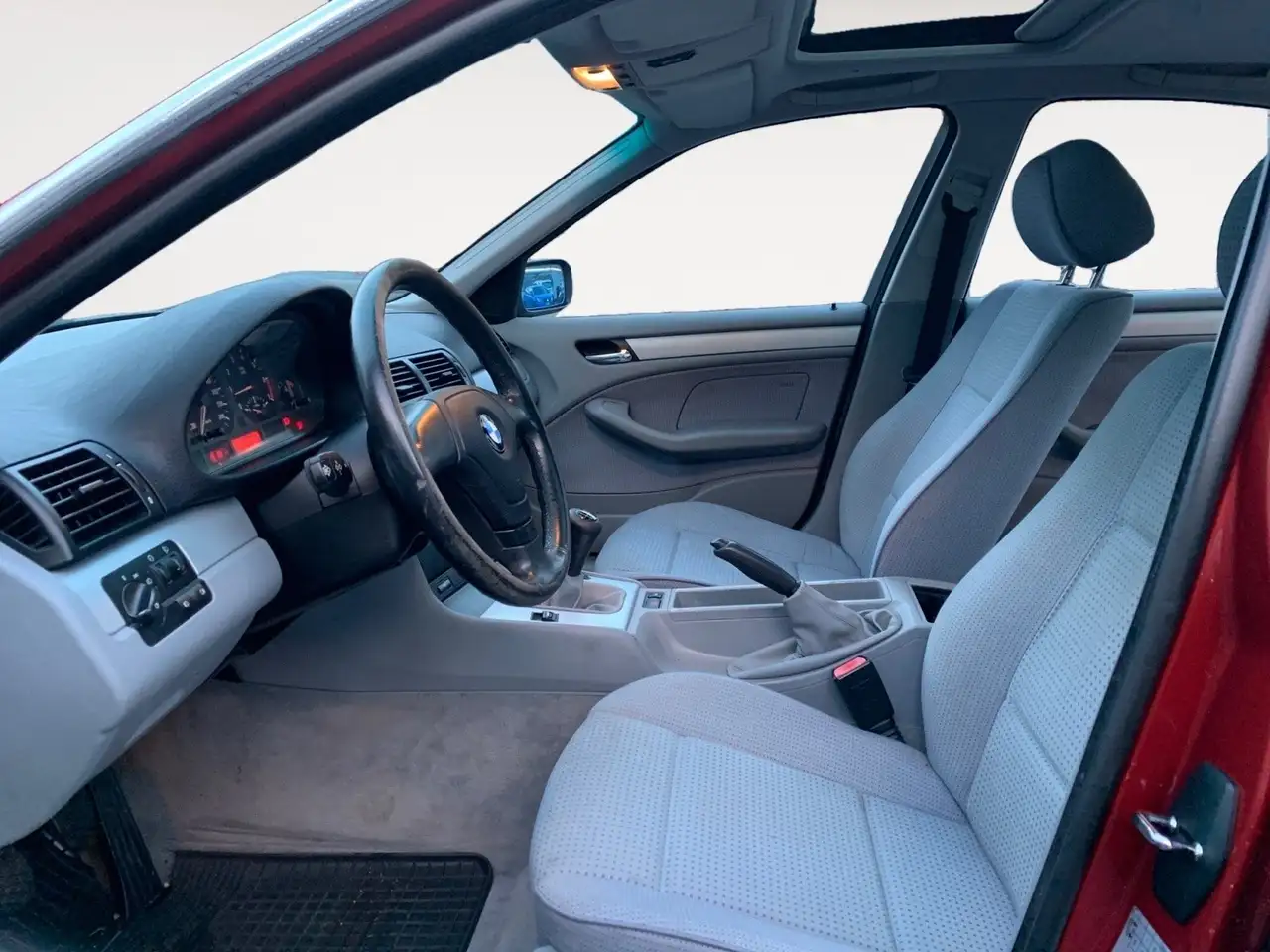 BMW 320i, foto 9