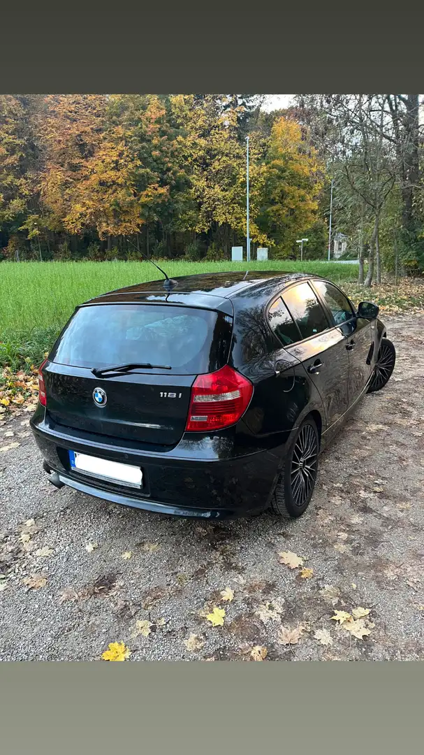 BMW 118 118i Schwarz - 2
