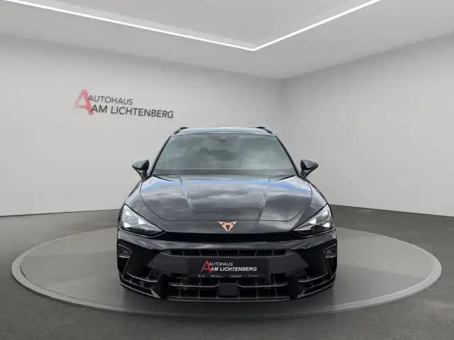 Cupra Leon view 3