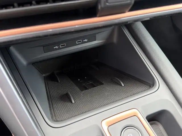 Cupra Leon view 15