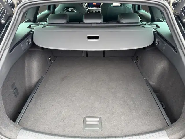 Cupra Leon view 6