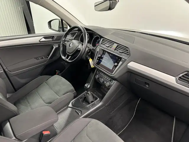 Volkswagen Tiguan view 11