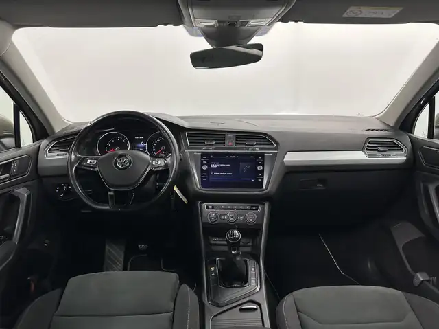 Volkswagen Tiguan view 2
