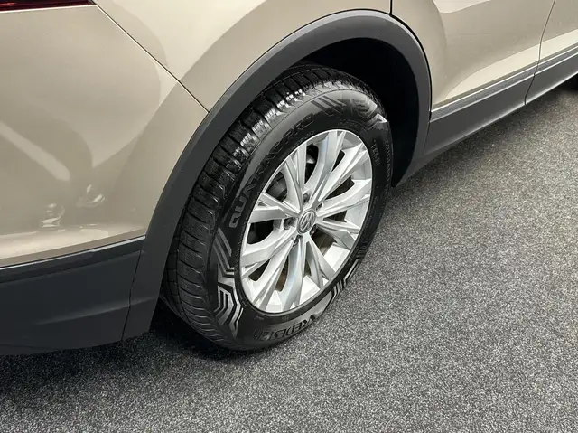Volkswagen Tiguan view 9