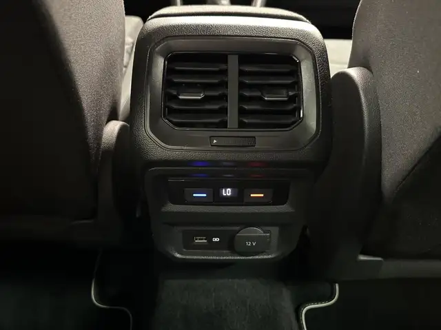 Volkswagen Tiguan view 14