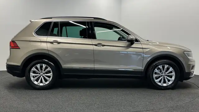 Volkswagen Tiguan view 8