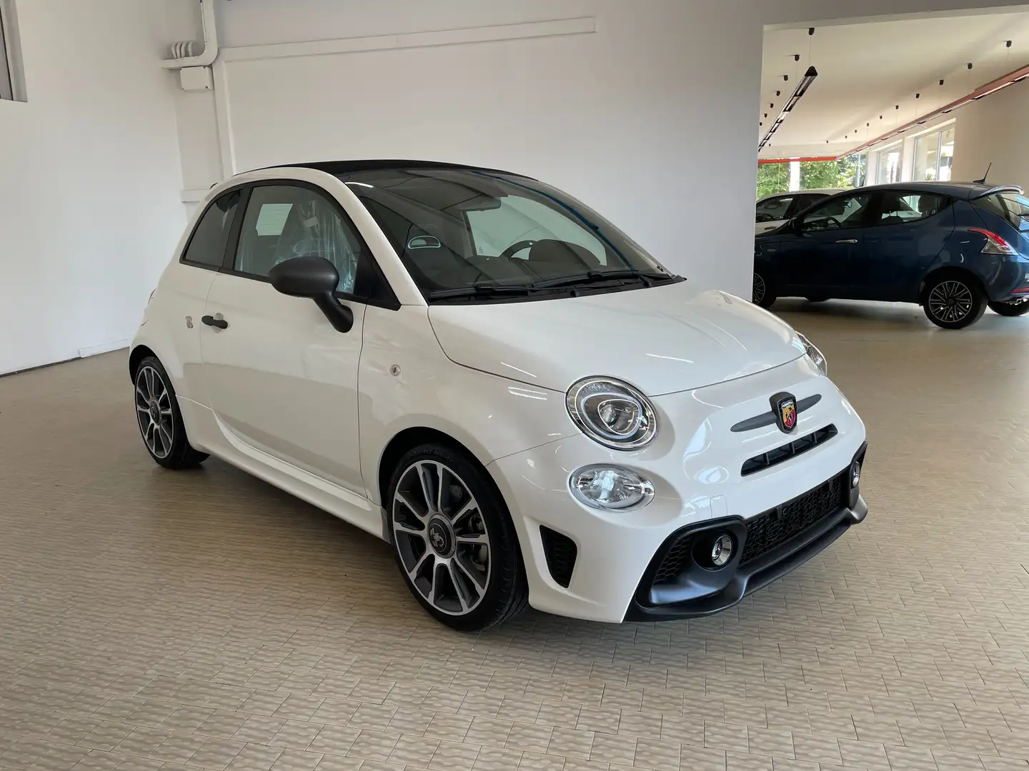 Abarth 595 Turismo 595C 1.4 Turismo 165cv Cabrio Km0 Pelle+Sensori Bianco - 2