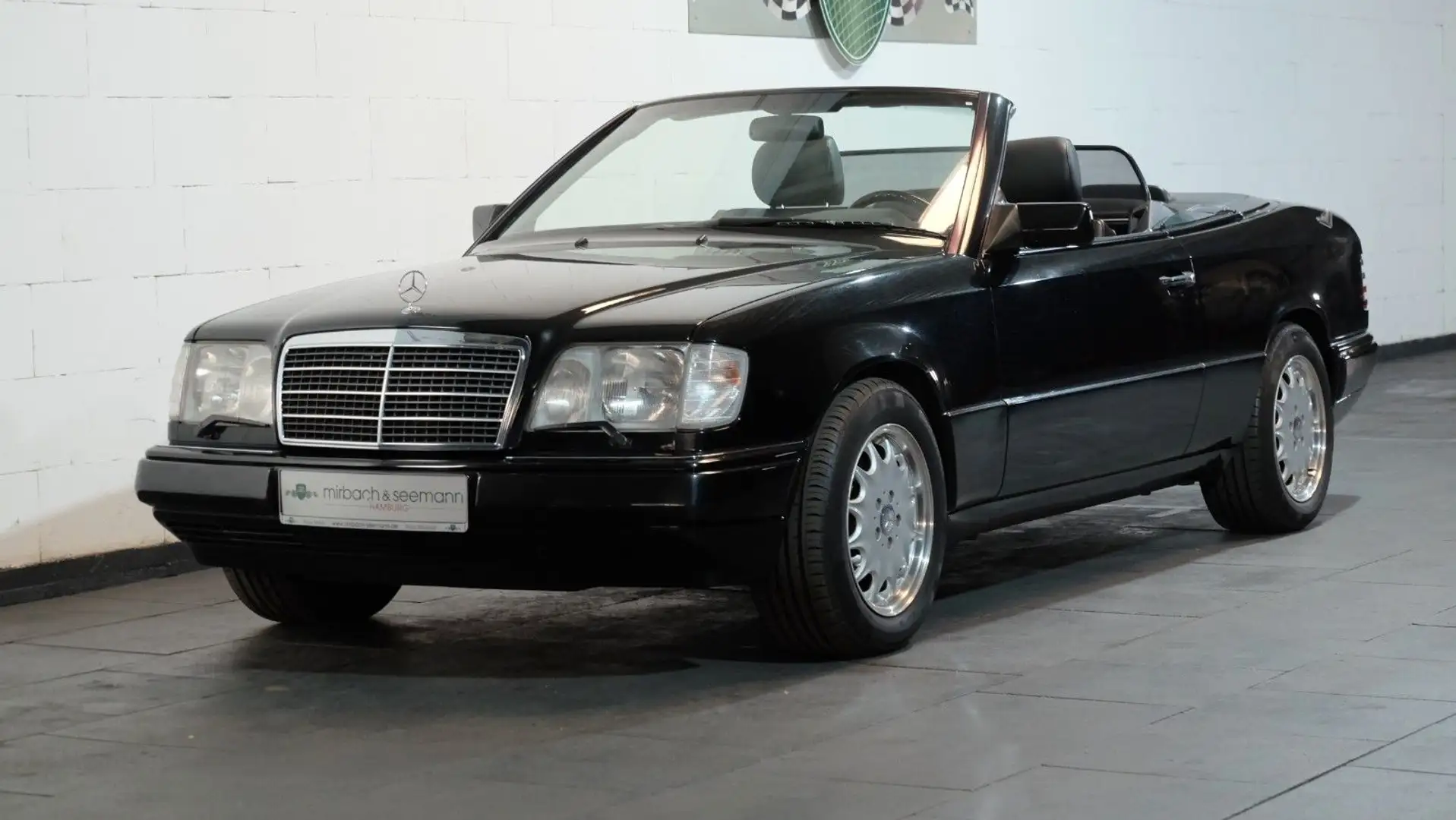 Mercedes-Benz E 220 W124 Schwarz - 1