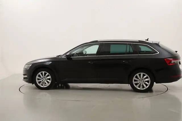 Skoda Superb view 2