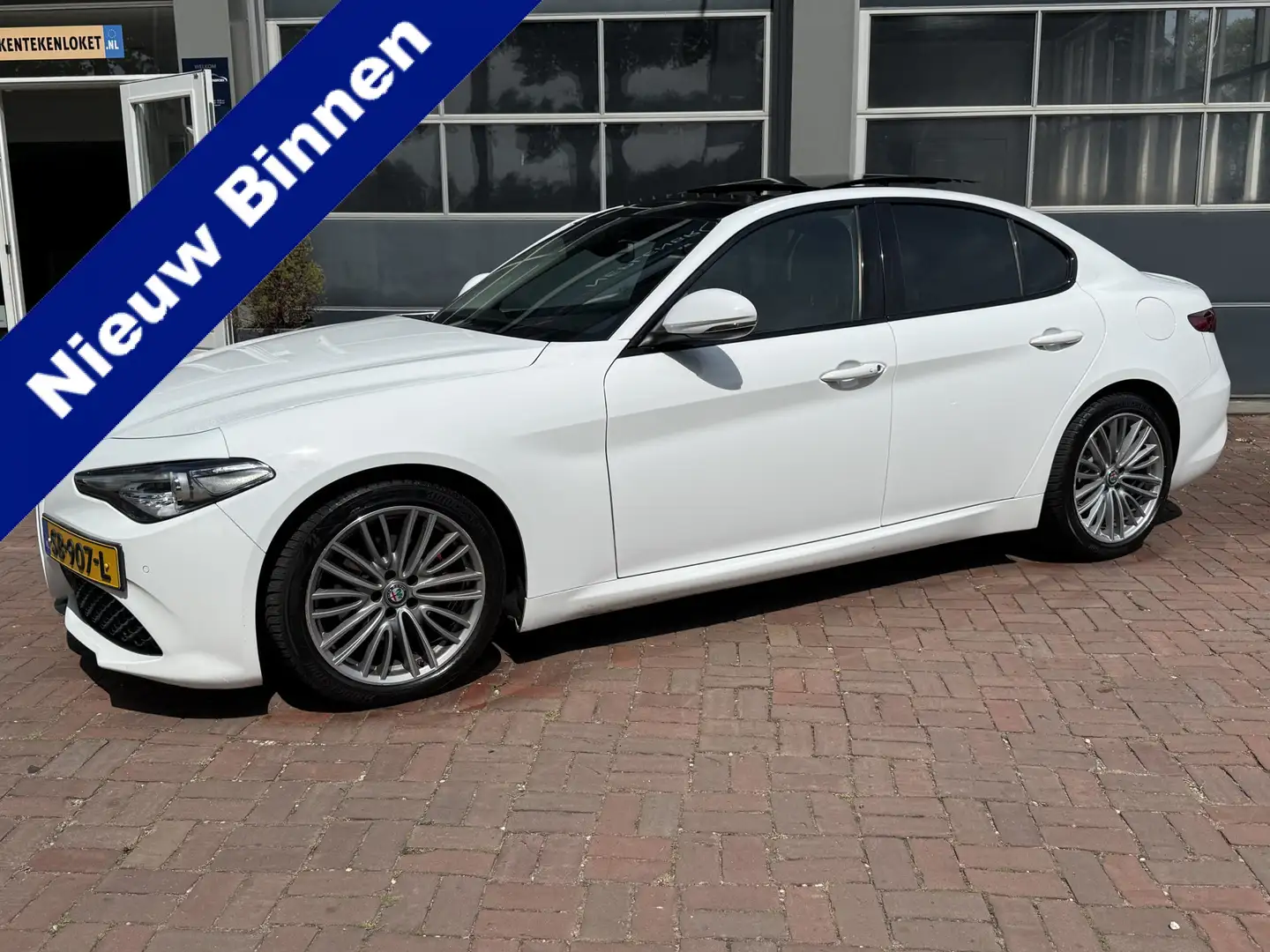 Alfa Romeo Giulia 2.0T Super Leer,Schuifdak,20Inch,Navi,Camera Bj 20 Wit - 1