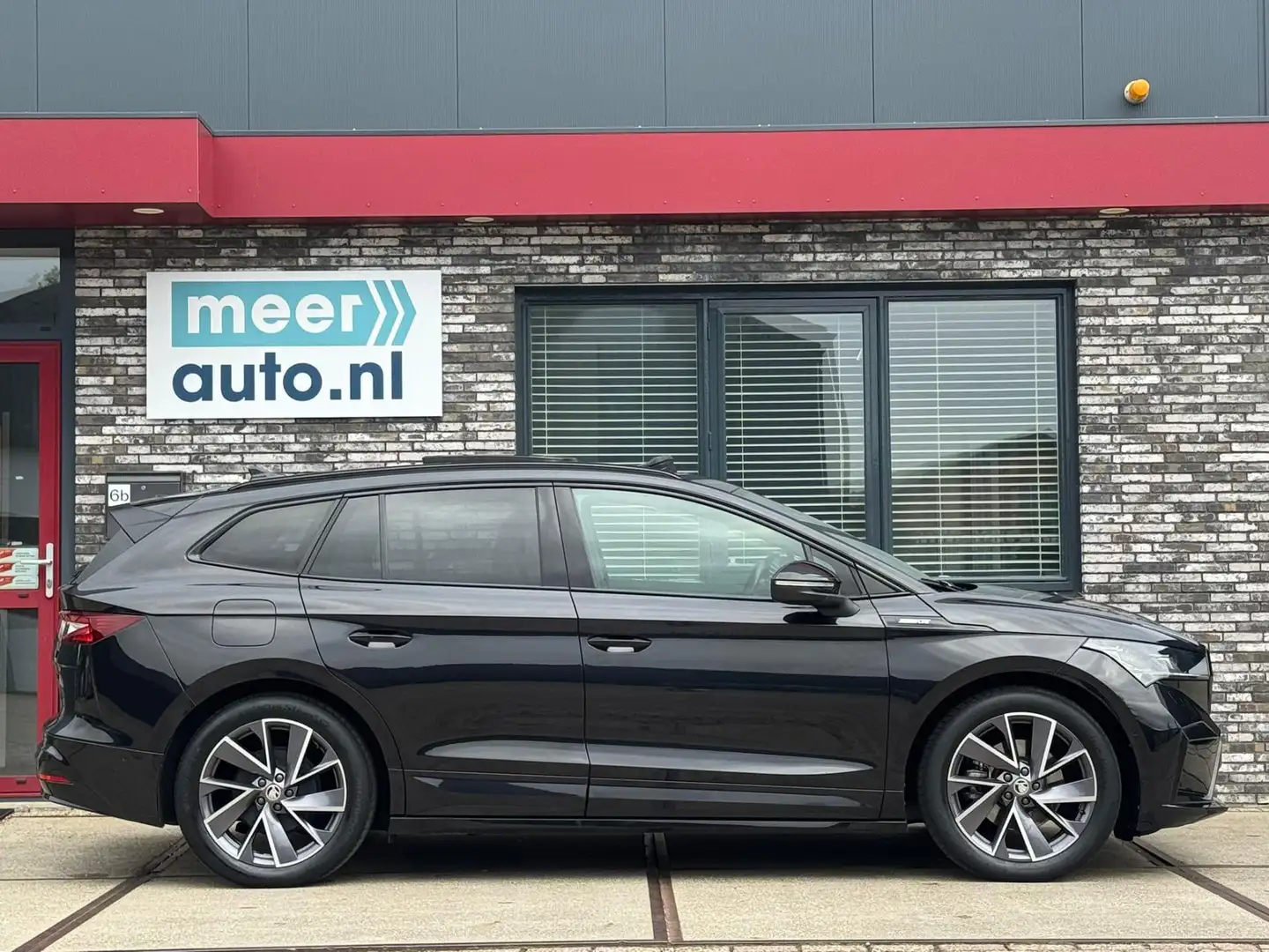 Skoda Enyaq iV Sportline l SOH 90% l PANORAMA l VIRTUAL l CAME Zwart - 2